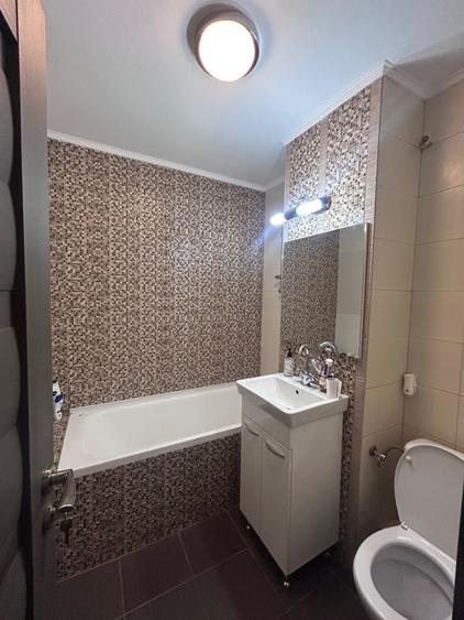 Apartament cu 4 camere decomandat în Dacia