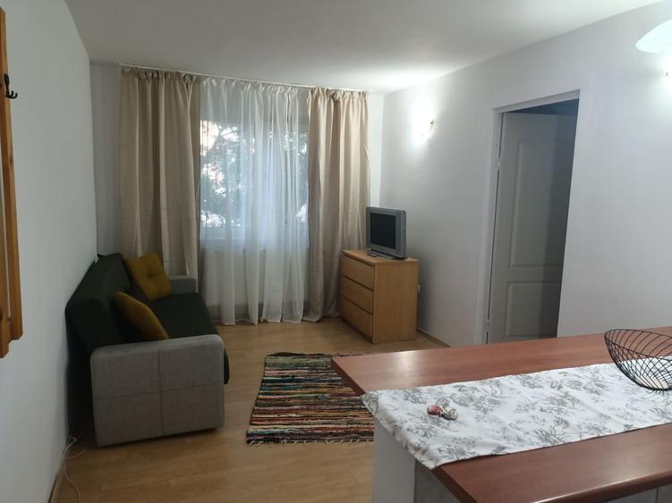 Apartament cu 2 camere nedecomandat, mobilat în Brotăcei