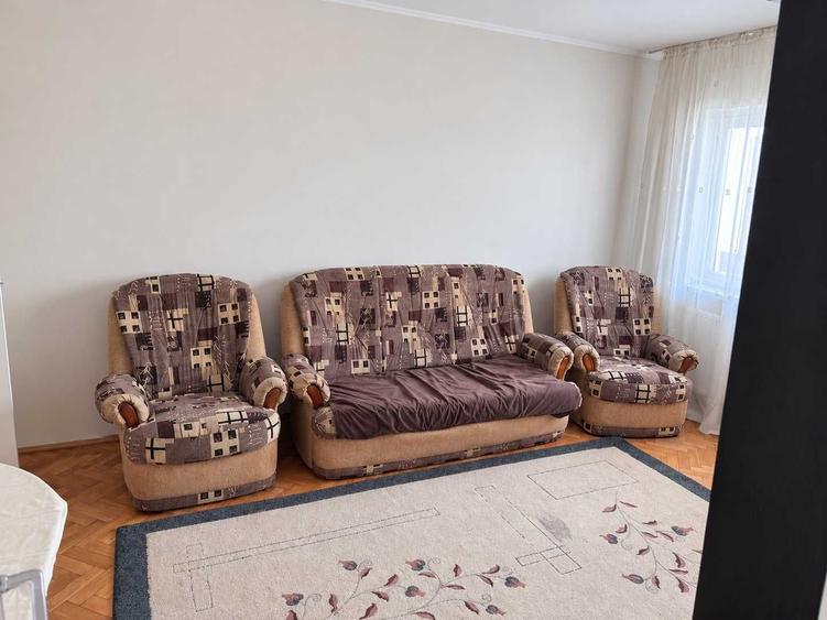 Apartament cu 3 camere decomandat în Lunca Apei