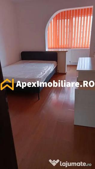 Apartament cu 3 camere decomandat în Dristor