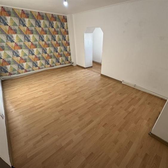 Apartament cu 4 camere decomandat în Obcini