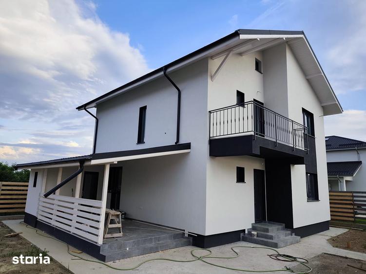 Casă cu 4 camere cu Teren 370 Mp în Joița