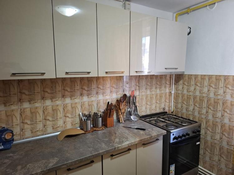 Apartament cu 2 camere nedecomandat în Lupoaia