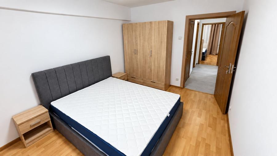 Apartament cu 4 camere semidecomandat, mobilat în Dristor