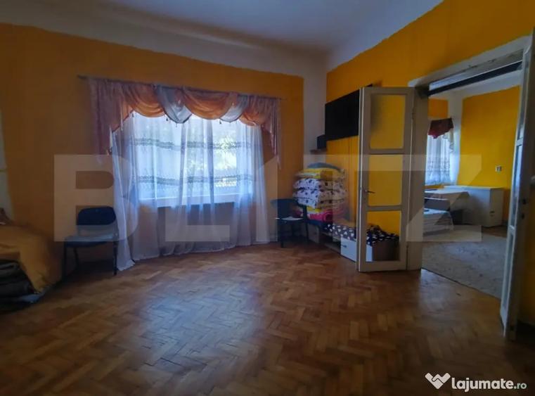 Casă cu 3 camere cu Teren 100 Mp în Central