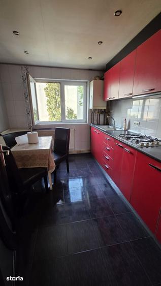 Apartament cu 3 camere, 62 mp., zona Micro 3 - 1