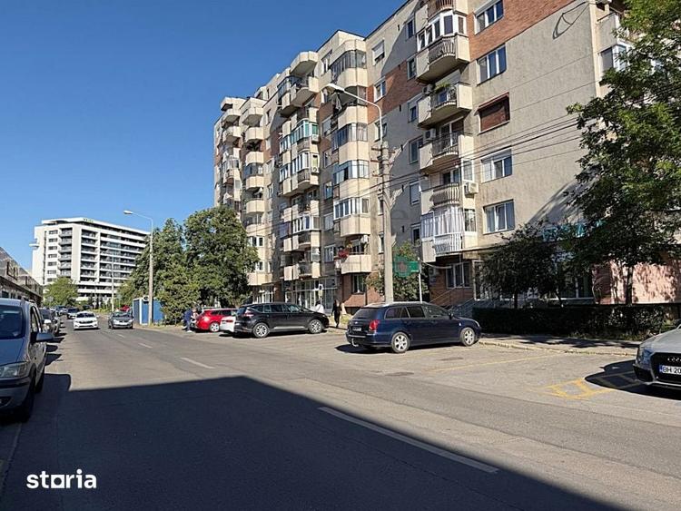 Spațiu comercial, de 60 mp, în Decebal