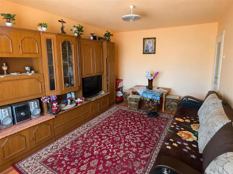 Apartament cu 2 camere decomandat, mobilat în Lazaret