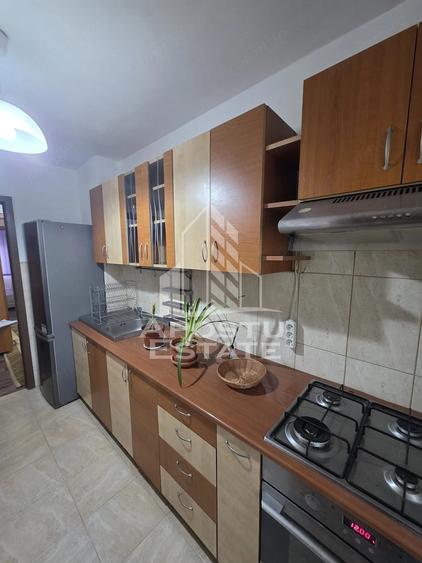 Apartament cu 3 camere decomandat în Girocului