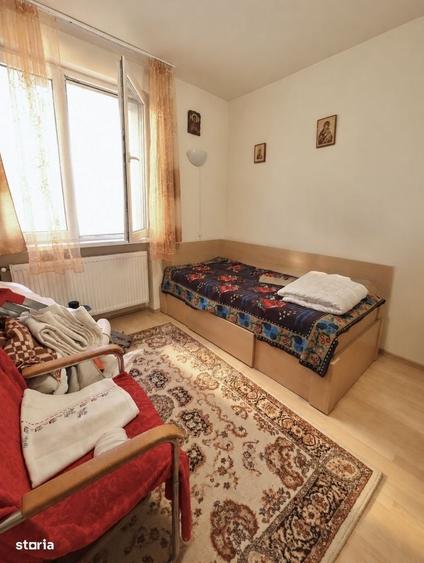 Apartament cu 4 camere decomandat în Tudor