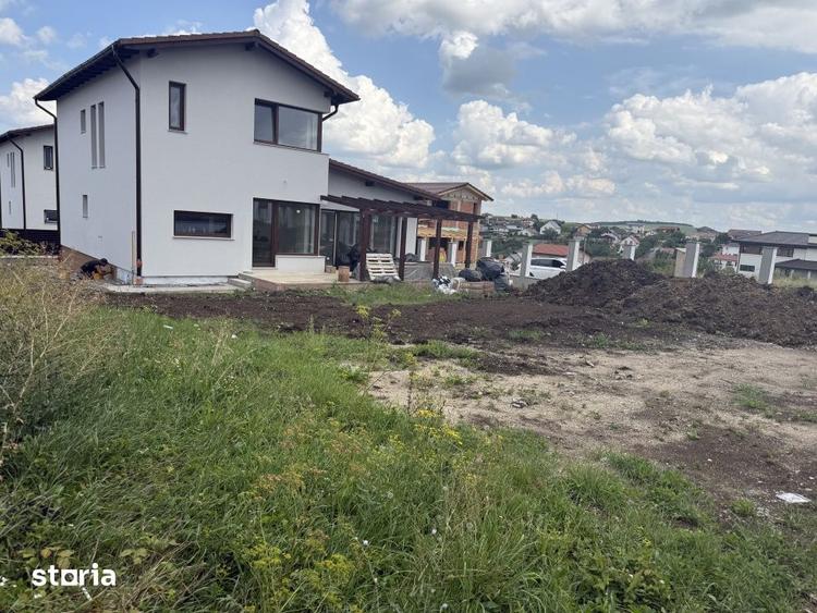 Casă cu 4 camere cu Teren 610 Mp în Apahida
