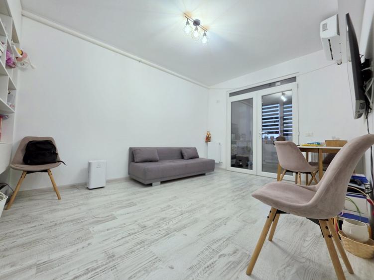 Apartament cu 2 camere în Apărătorii Patriei