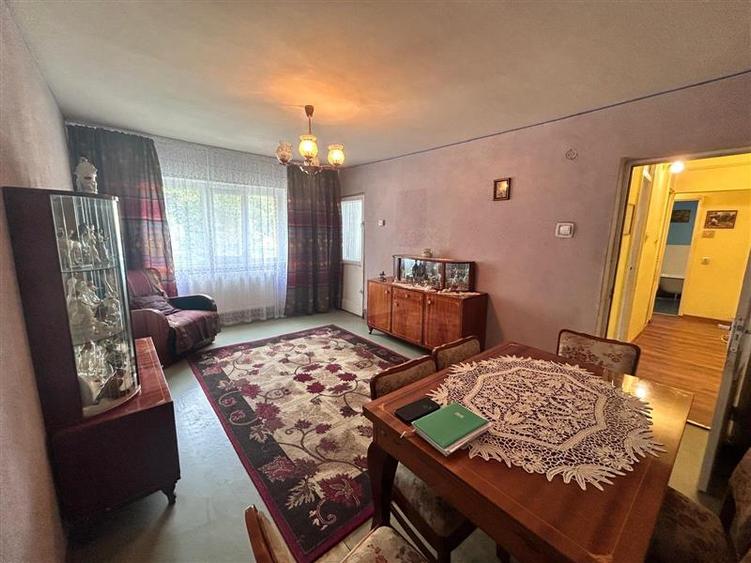 Apartament cu 2 camere decomandat în Moroasa 2