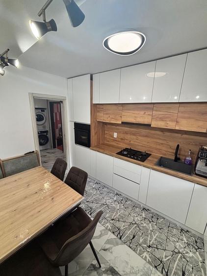 Apartament cu 2 camere decomandat în Florești