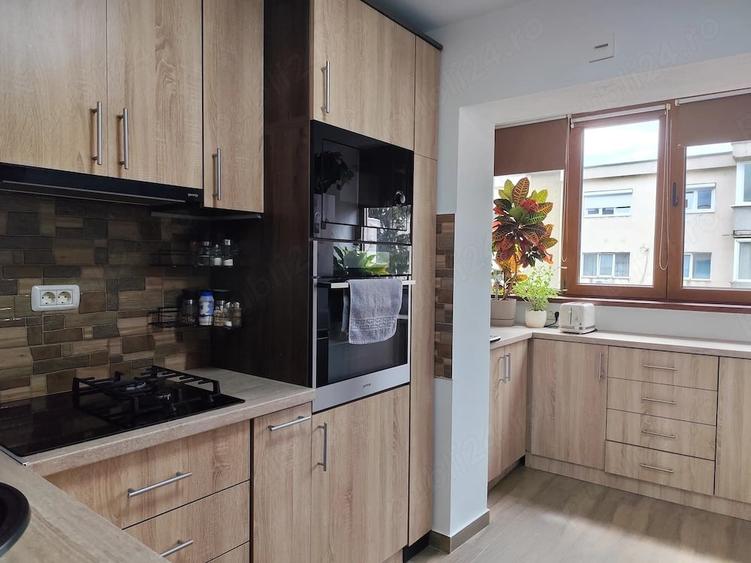 Apartament cu 3 camere decomandat în Micălaca