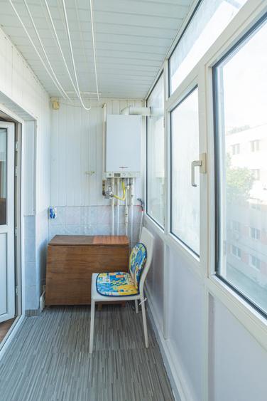 Apartament cu 3 camere decomandat, mobilat în Balada