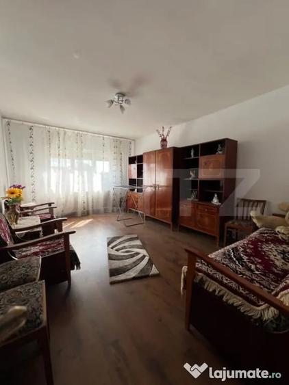 Apartament cu 2 camere decomandat, mobilat în Central