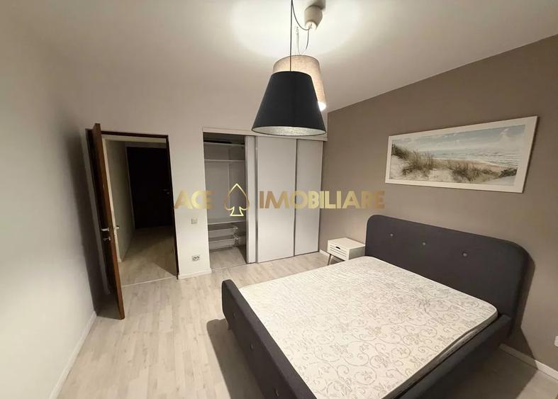 Apartament cu 3 camere semidecomandat, mobilat în Văcăresti