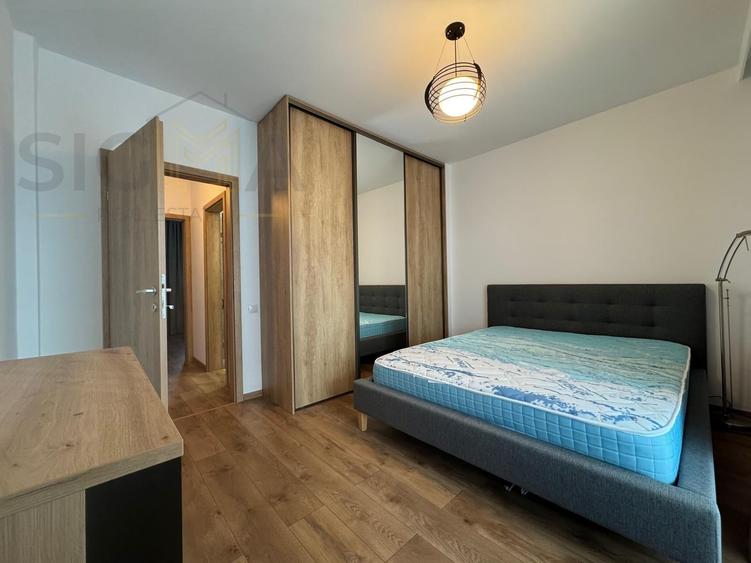 Apartament cu 3 camere semidecomandat, mobilat în Semicentral