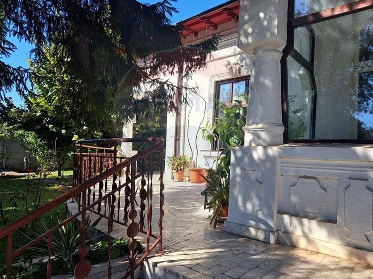 Casă cu 4 camere cu Teren 998 Mp în Gara