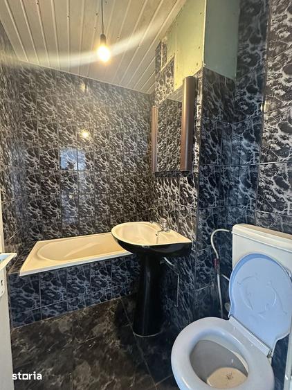 Apartament cu 3 camere semidecomandat în Cornișa
