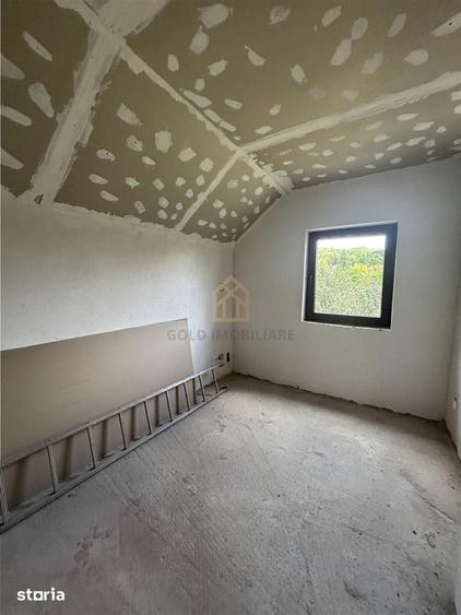 Casă cu 4 camere cu Teren 1233 Mp în Valea Borcutului