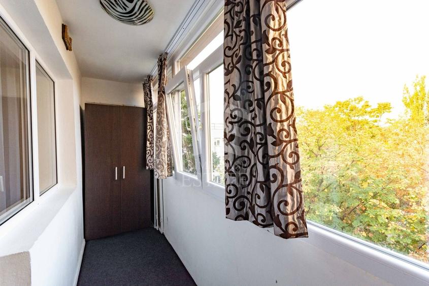 Apartament cu 3 camere decomandat, mobilat în Titan