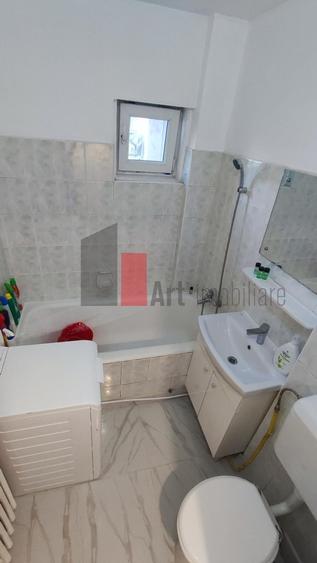 Apartament cu 3 camere decomandat în Giulești