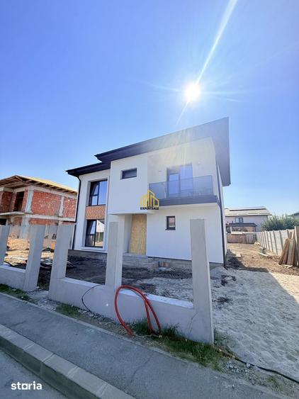 Casă cu 4 camere cu Teren 354.7 Mp în Central