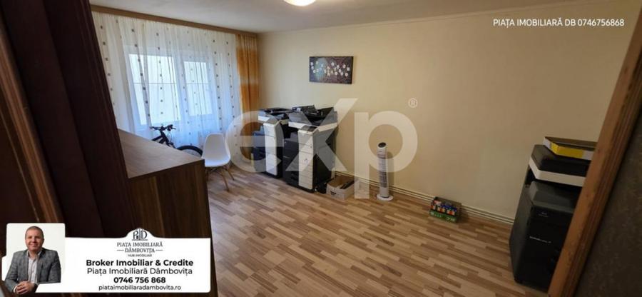 Apartament cu 4 camere decomandat, mobilat în Central