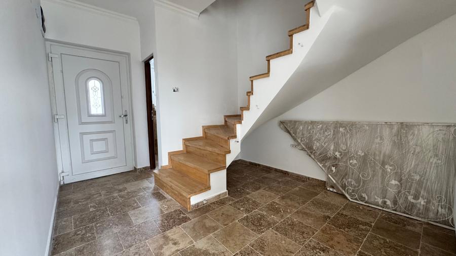 Duplex cu 4 camere cu Canalizare în Giroc