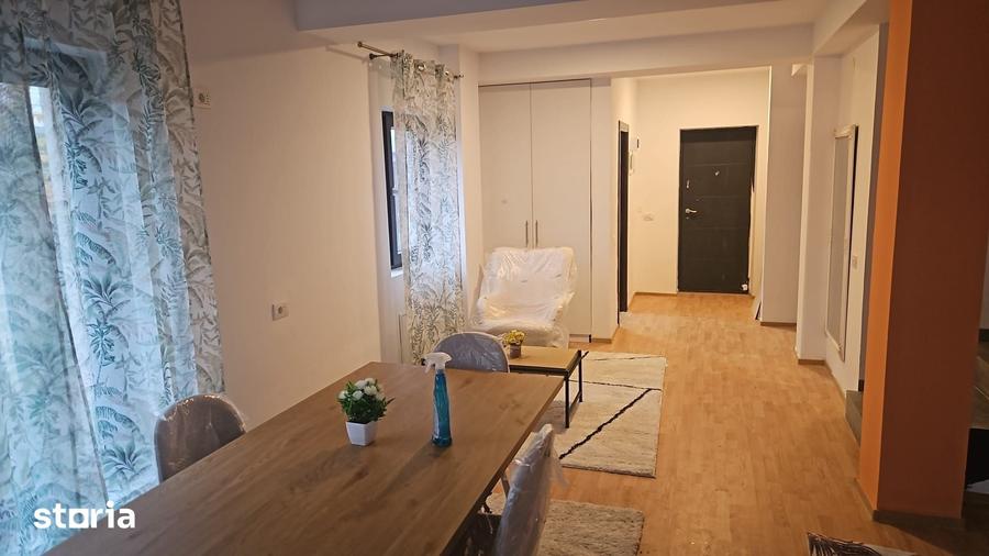 Casă cu 5 camere cu Teren 226 Mp în Odăi