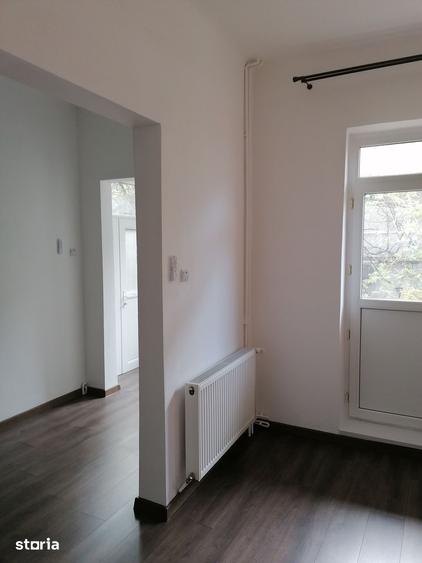 Casă cu 5 camere cu Teren 80 Mp în Centrul Civic