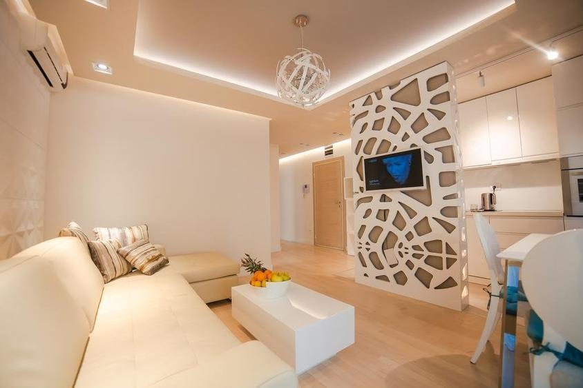 Apartament cu 2 camere decomandat, mobilat în City Park Mall
