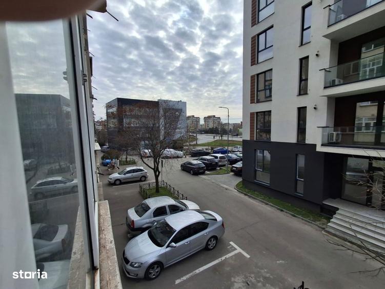Apartament cu 3 camere decomandat, mobilat în Calea București