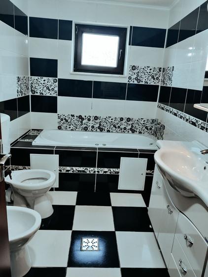 Casă cu 3 camere decomandat în Gălbinași