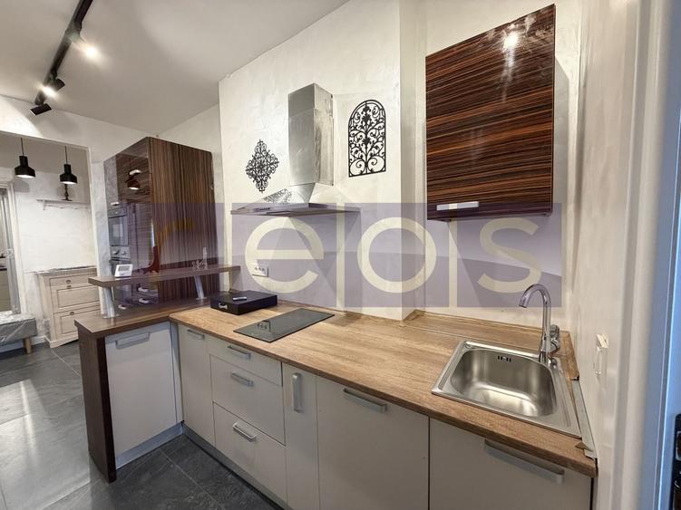 Apartament cu 4 camere semidecomandat, mobilat în Universitate