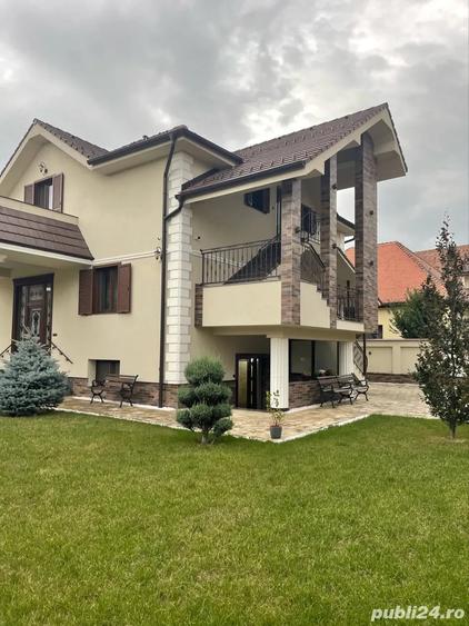 Casă cu 4 camere cu Teren 750 Mp în Central