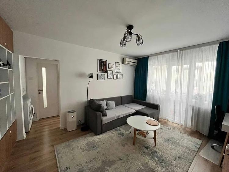 Apartament cu 2 camere semidecomandat, mobilat în Canta