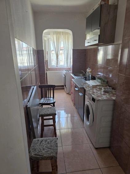 Garsonieră decomandată în Central