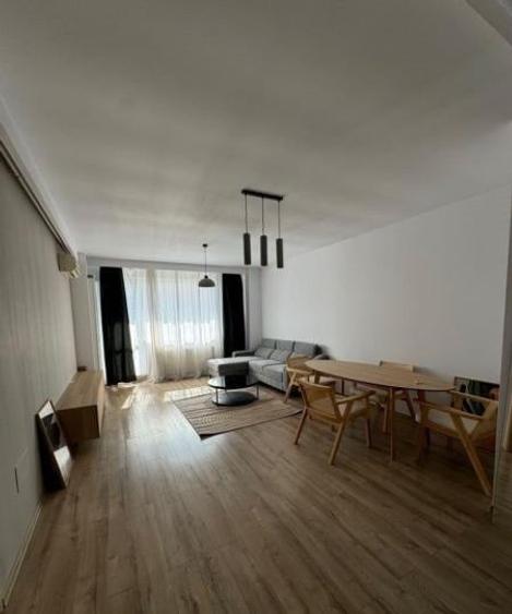 Apartament cu 2 camere semidecomandat, mobilat în Sisești