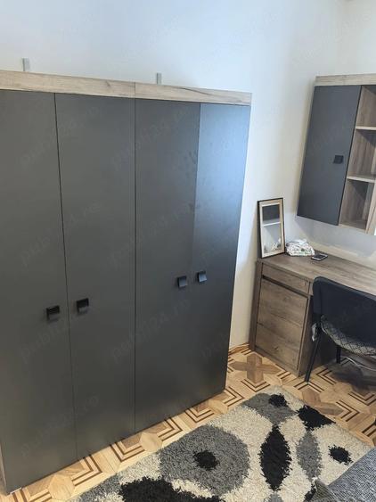 Apartament cu 4 camere decomandat în Central
