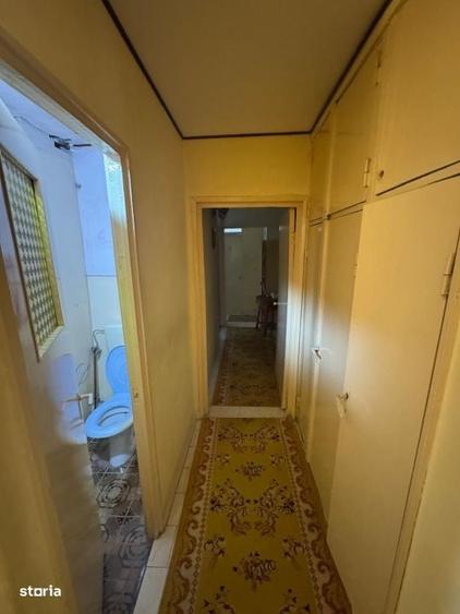 Apartament cu 3 camere decomandat în Rovine