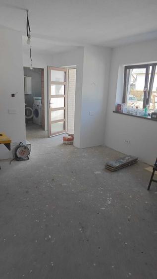 Casă cu 4 camere în Tărlungeni