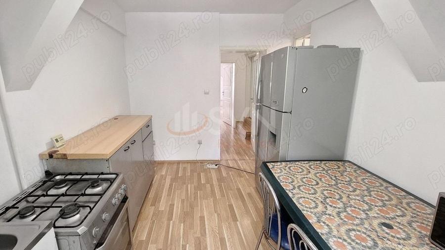 Apartament cu 3 camere decomandat în Central