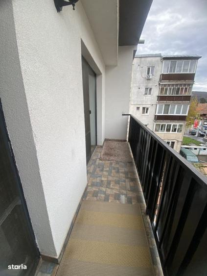 Apartament cu 3 camere în Calea Moldovei