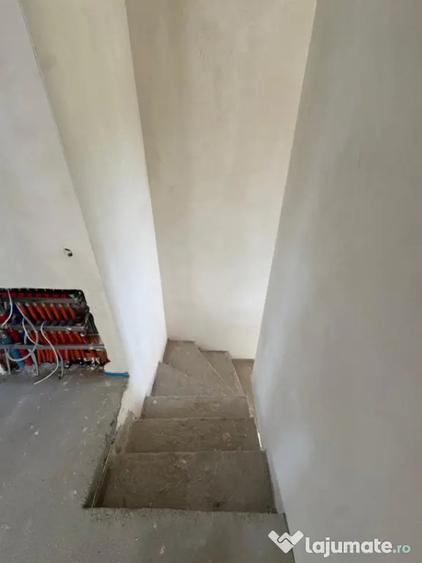 Casă cu 4 camere cu Teren 400 Mp în Luna