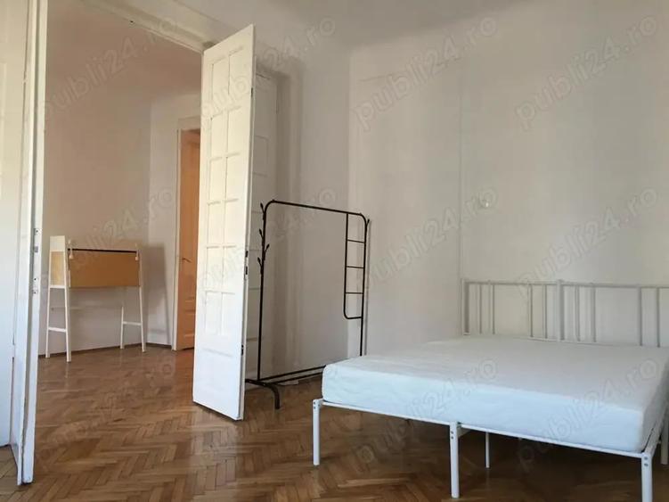 Apartament cu 4 camere decomandat în Central