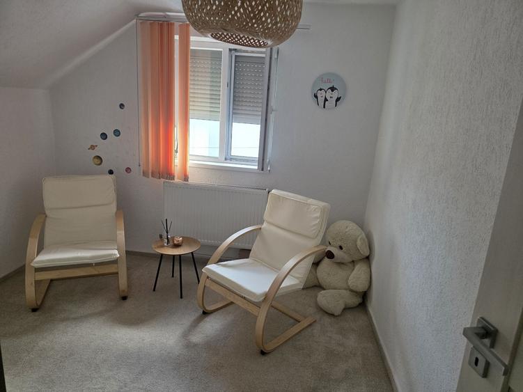 Casă cu 4 camere cu Teren 400 Mp în Utvin