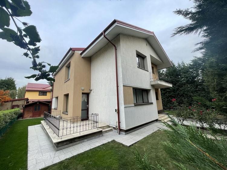 Casă cu 4 camere cu Teren 506 Mp în Lacu